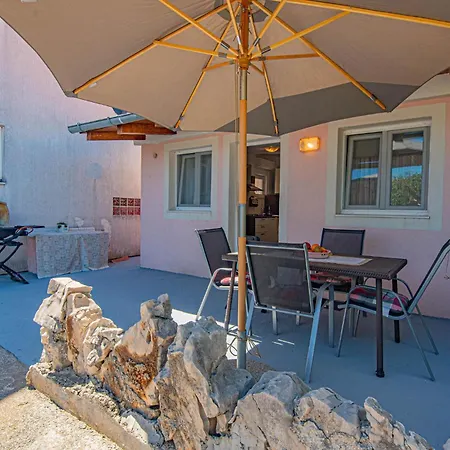 1 Bedroom Lovely In Brodarica